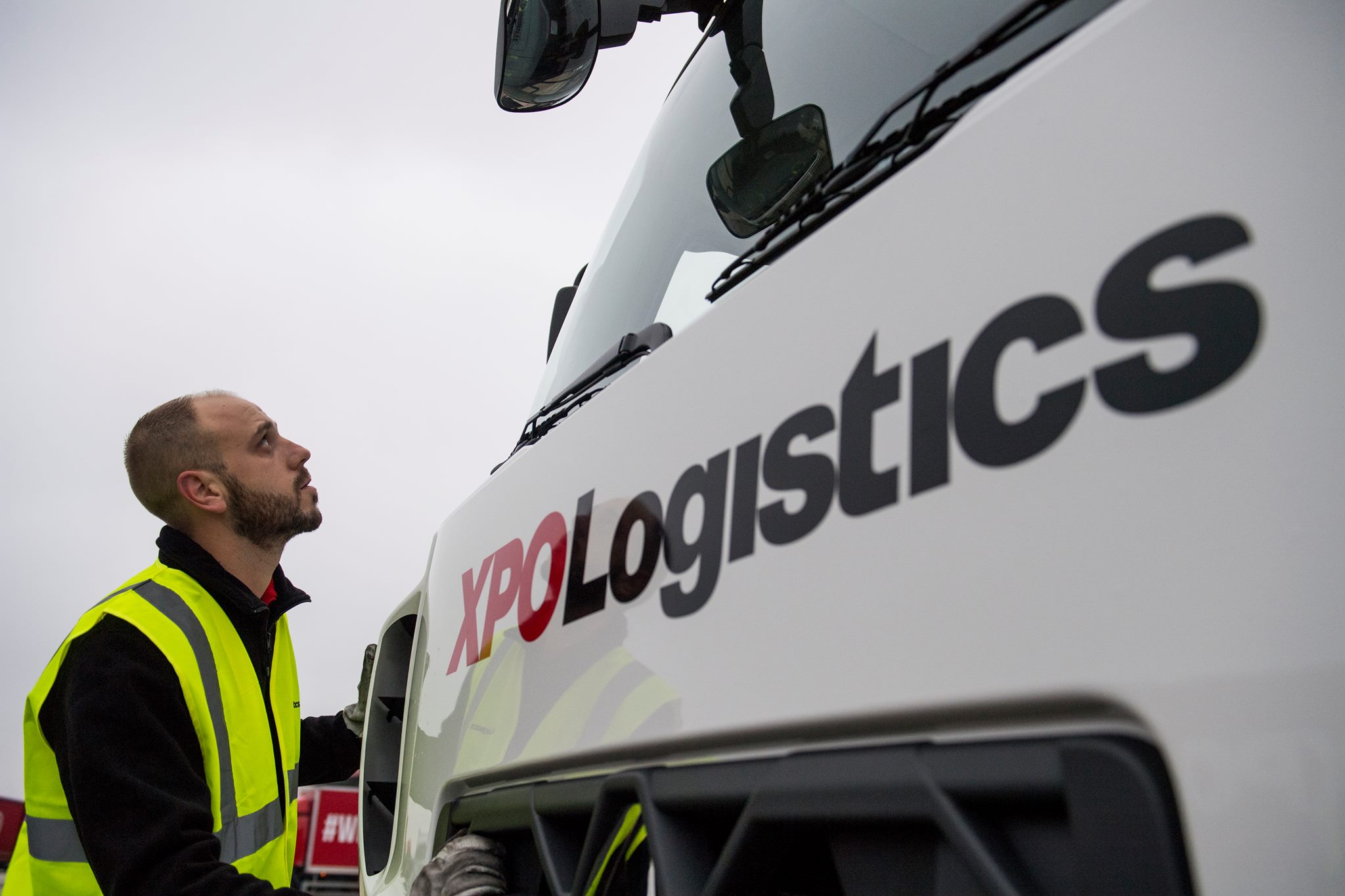 Местный сотрудник. XPO Logistics. XPO Logistics logo. XPO Warehouse. ИКСПИО Лоджистикс Фреш Новосибирск.