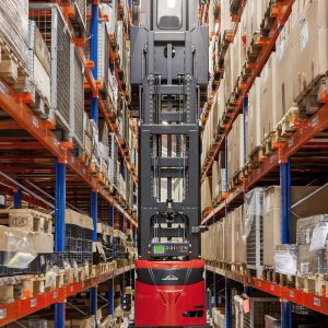 Logistics BusinessAutonomous Lifting up to 12m With New Picker