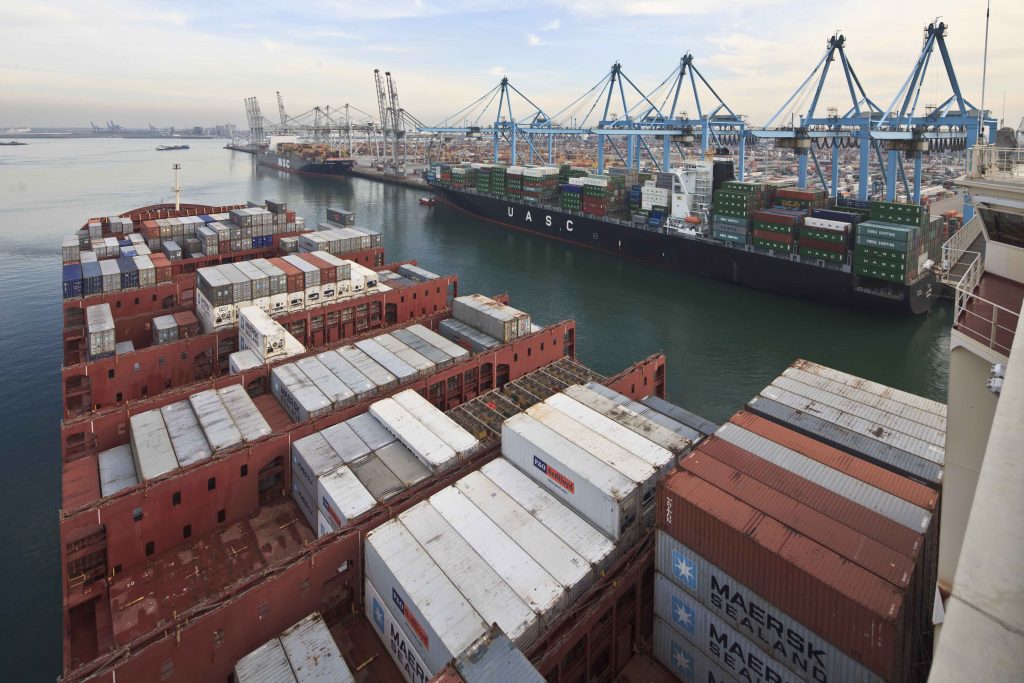 Logistics BusinessPort of Rotterdam Introduces Track & Trace Containers