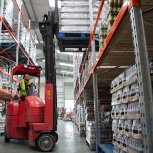 drinks-wholesaler-deploys-articulated-forklift-fleet