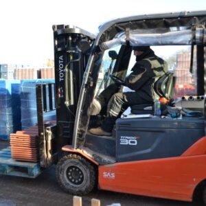 Logistics BusinessBurton switches to electric Toyota forklifts