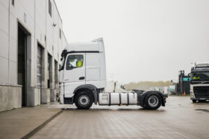 Logistics BusinessSecond-hand Truck Pre-sale Preparation
