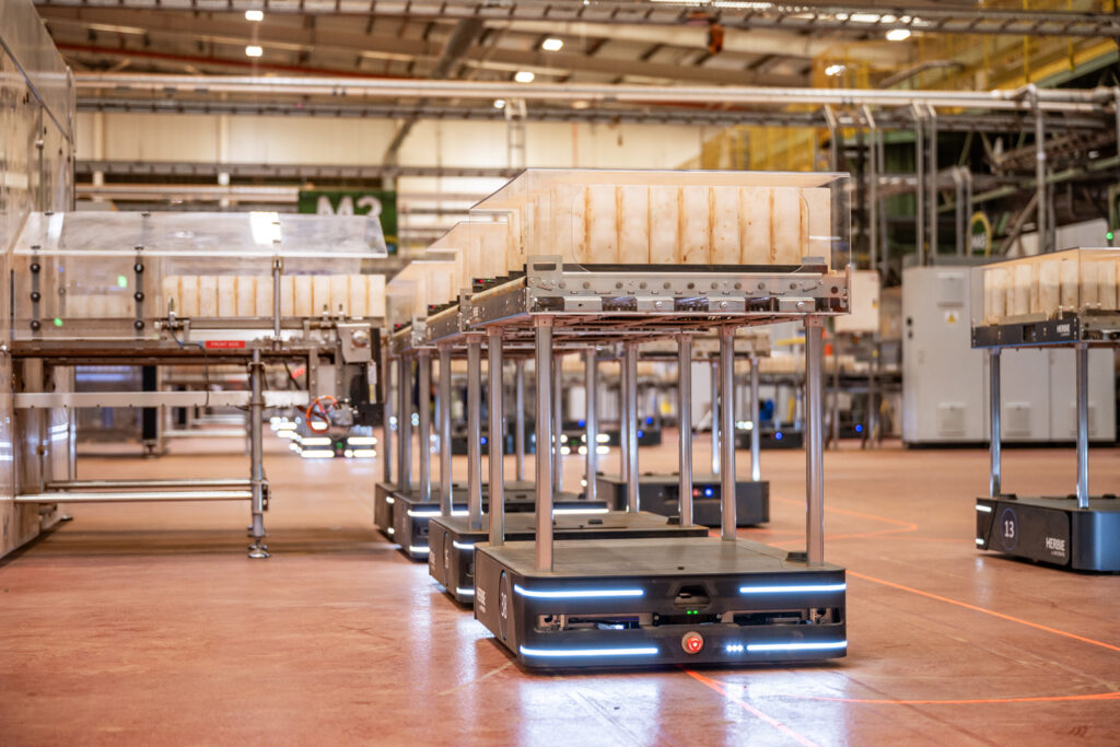 Logistics BusinessWireless Charging System Keeps Production Flowing