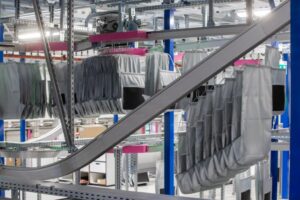 Logistics BusinessEnhancing Fashion Logistics with Pouch Sorter Systems