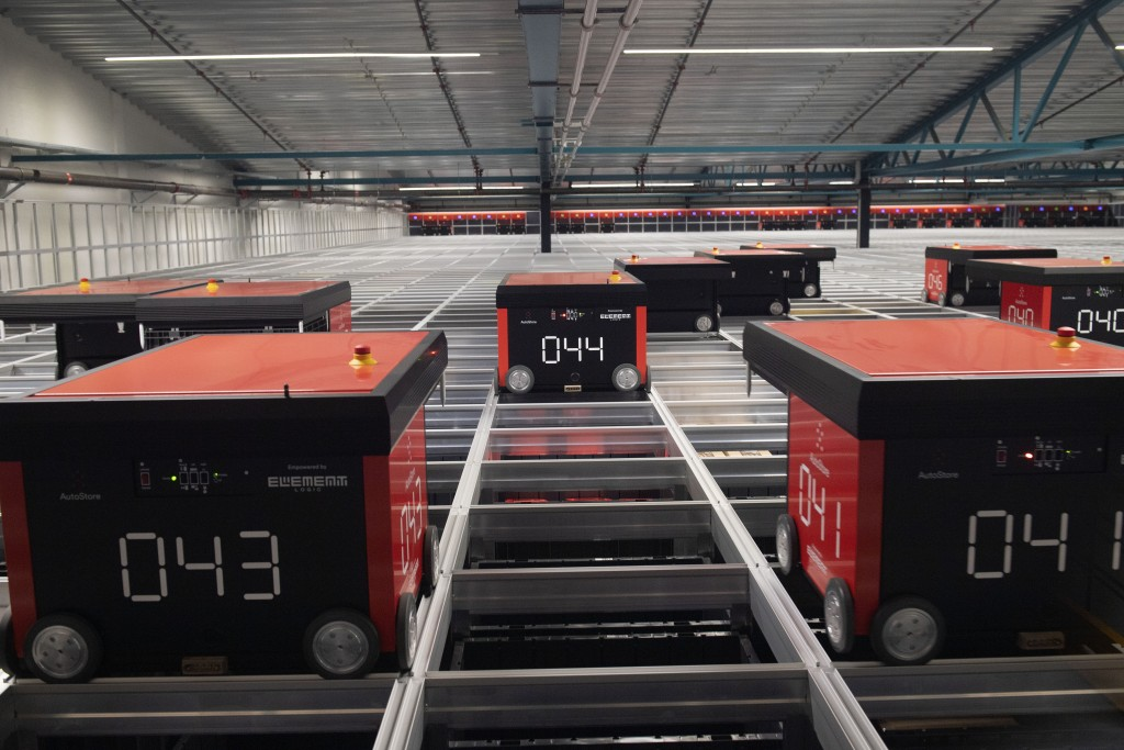 Logistics BusinessWarehouse Automation in 2025: Key trends to Watch