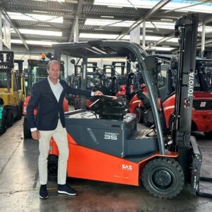 Forklifts Market