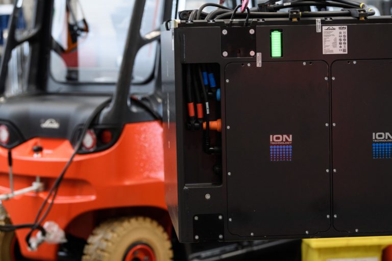 Linde Material Handling Expands Lithium-ion Portfolio
