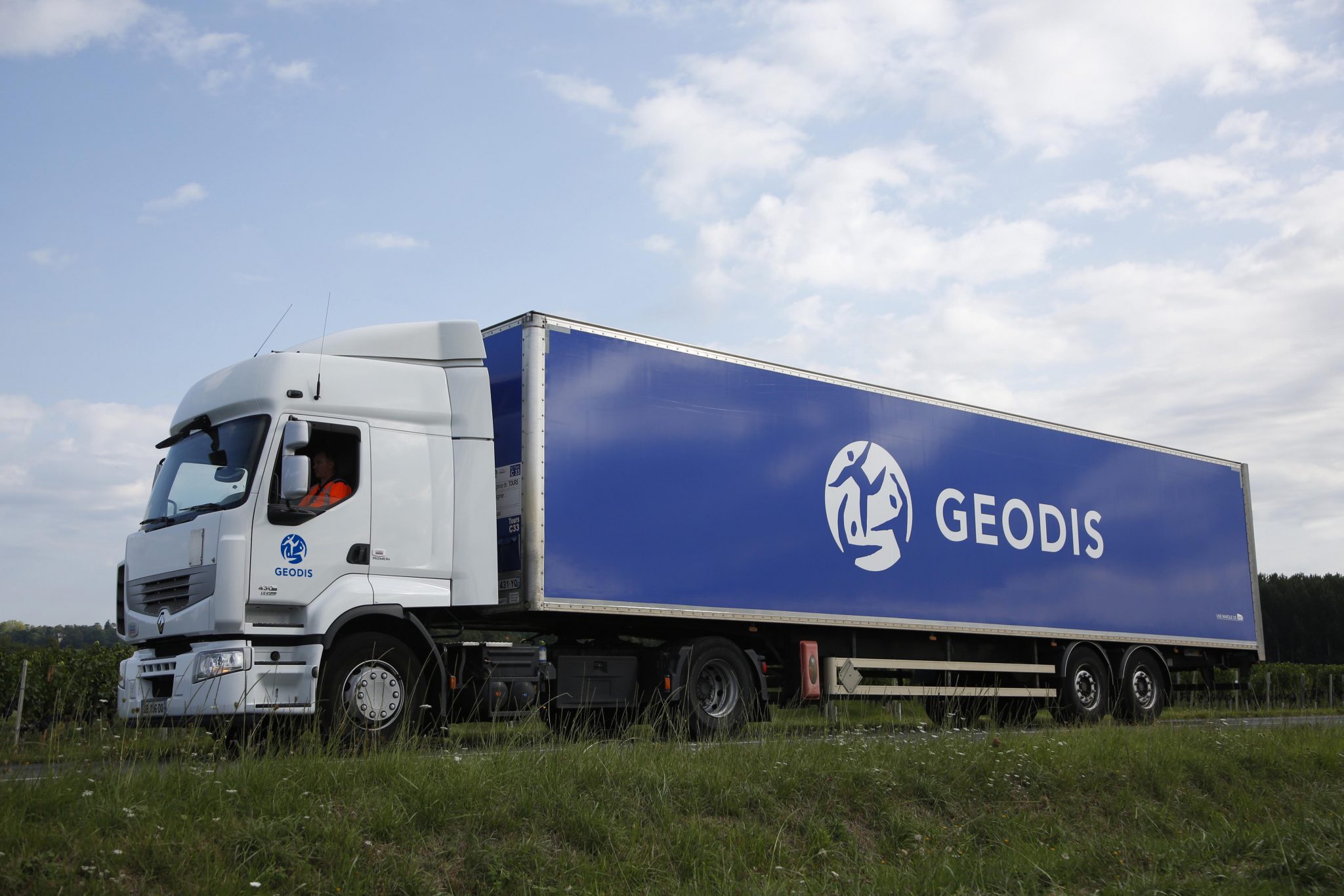 Geodis Acquires Pekaes of Poland