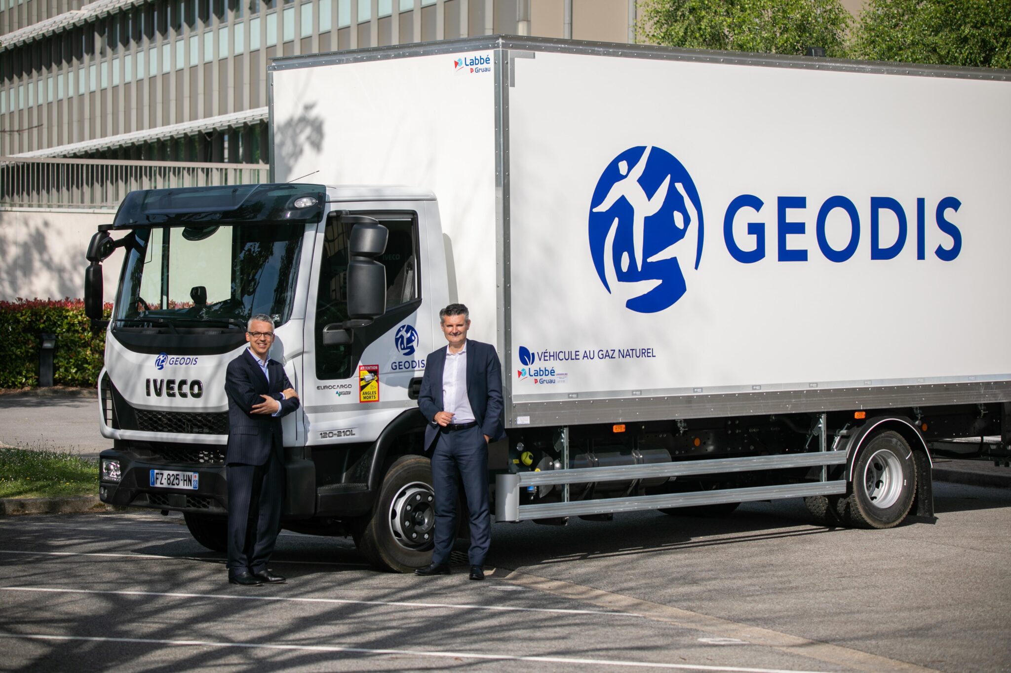 GEODIS France acquires 200 biogas vehicles