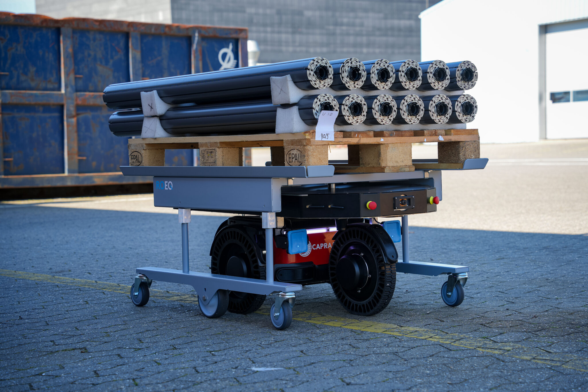 Bridging the gap between Indoor and Outdoor Logistics