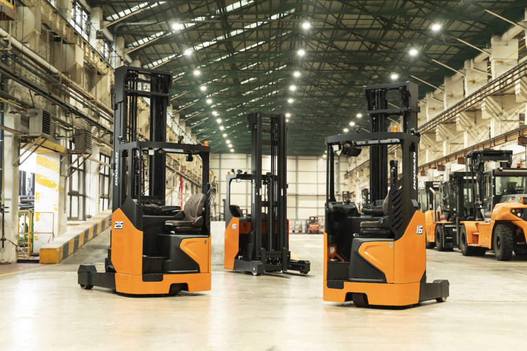 Doosan launches new reach truck series