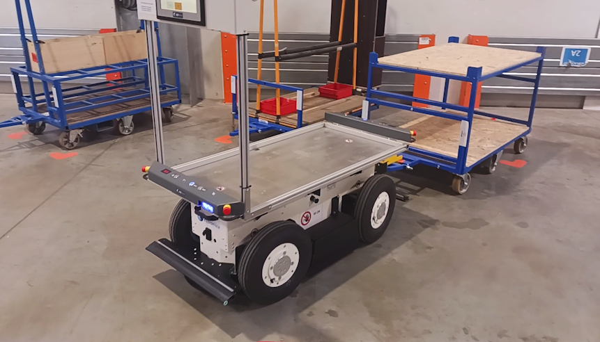EffiBOT Robot with Automatic Coupling