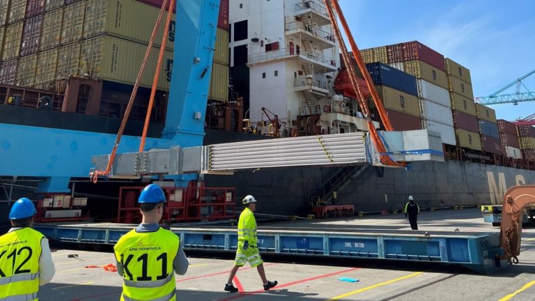 More than just Containers on Container Ships