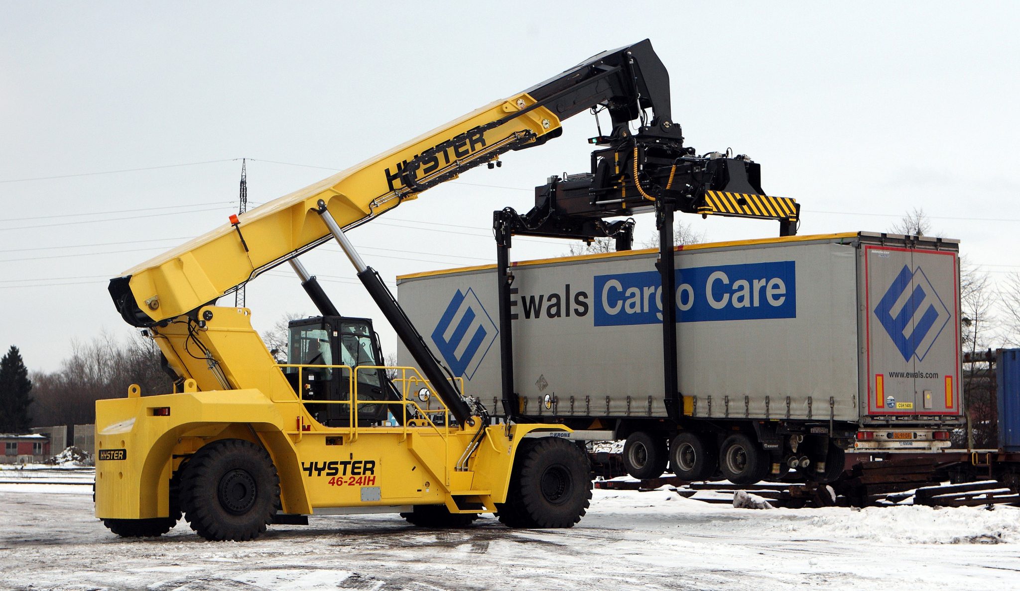 Hyster supplies fuel-cell trucks to Hamburg port