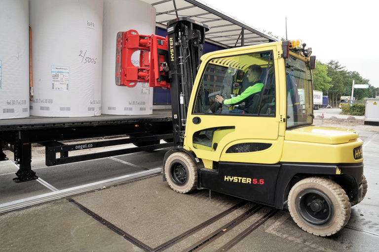 Hyster Europe Takes 360-Degree Logistics Solutions to IMHX