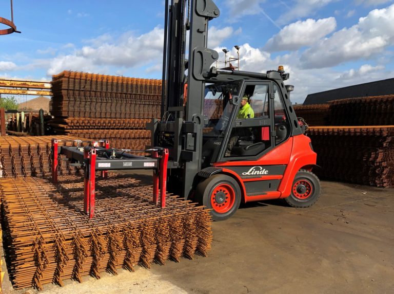 Fork Attachment Improves Steel Mesh Handling