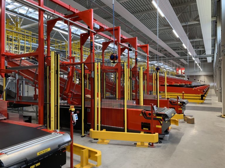 VanRiet Sorter Plays Key Role at DHL Express Centre