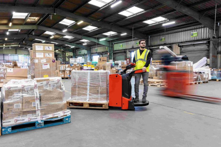 Pallet Trucks for Loading/Unloading