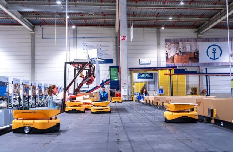 Libiao Robots Deployed at French Hub