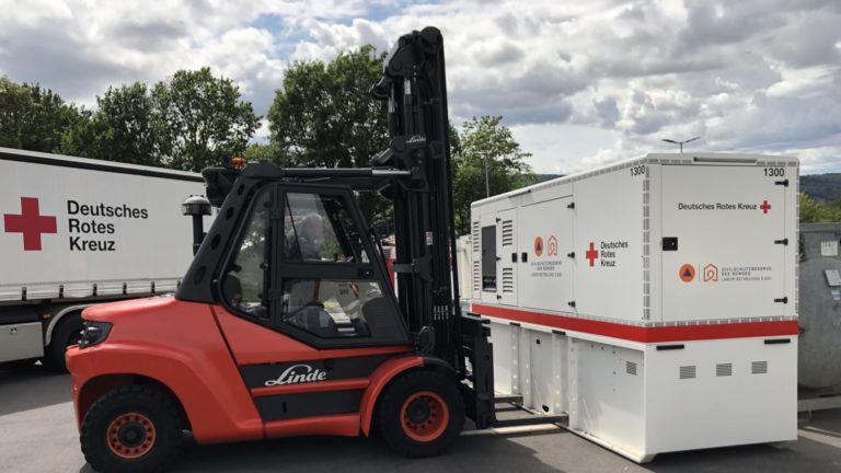 Linde provides forklifts to support flood relief efforts