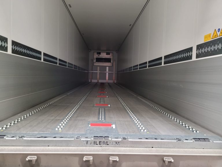 Transporter Automates Air Cargo Handling