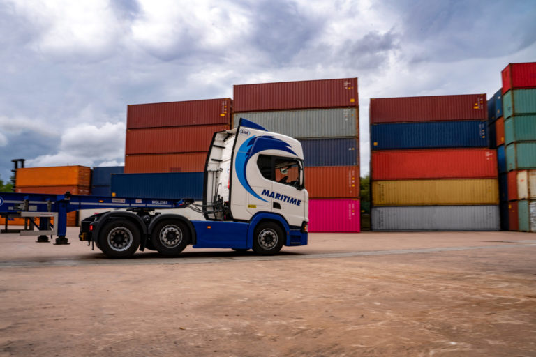 Maritime takes delivery of straddle carriers at BIFT
