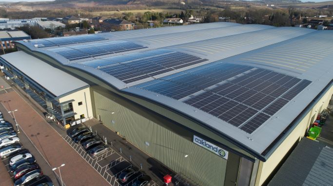 Oakland reduces carbon emissions with solar roof