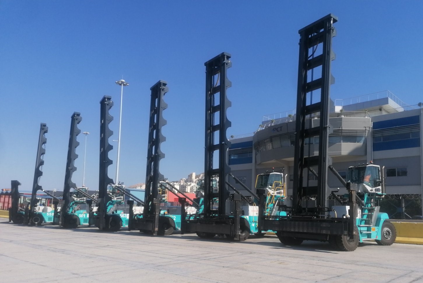 Konecranes delivers order to Athens terminal