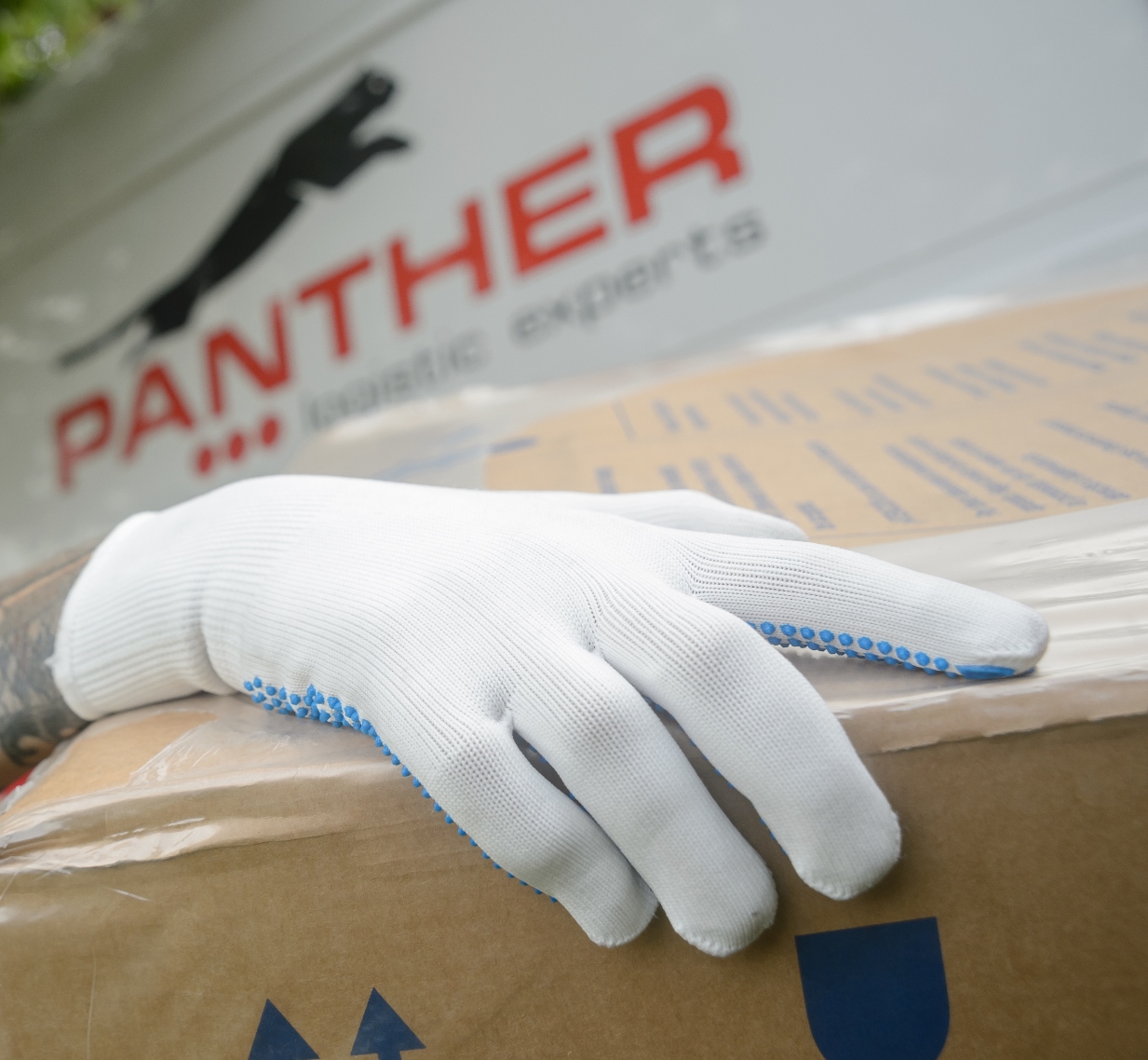 ‘White Glove’ Logistics Provider Signs with Iconic Retailer Habitat