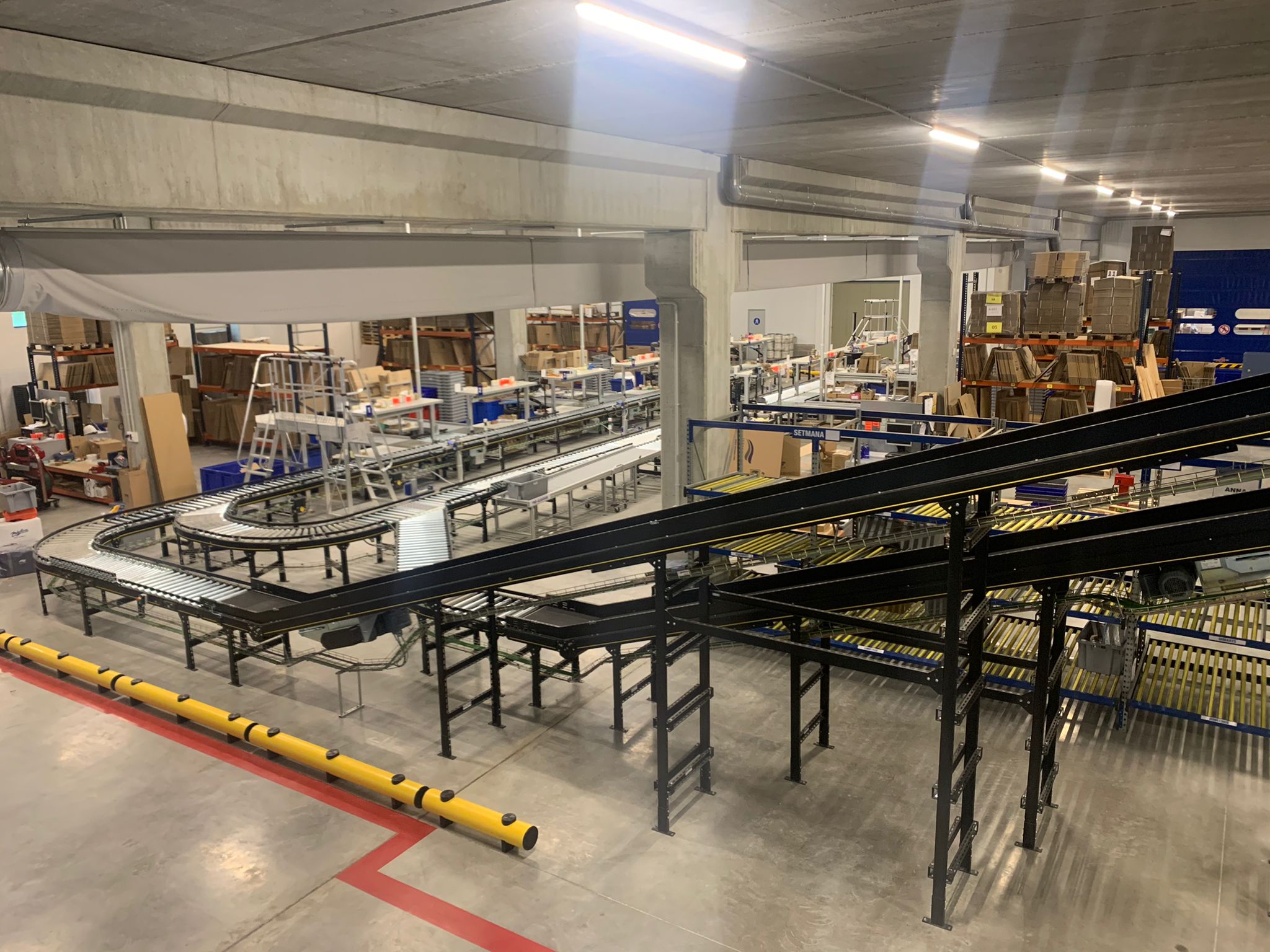 Interroll automates Imnasa’s DC