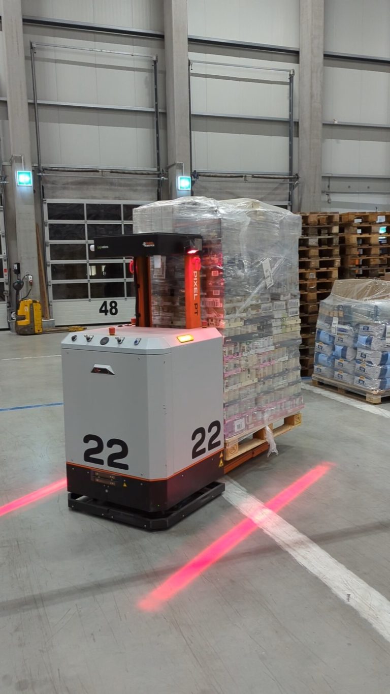 AI-Powered Pallet Transporter for Rough Environments