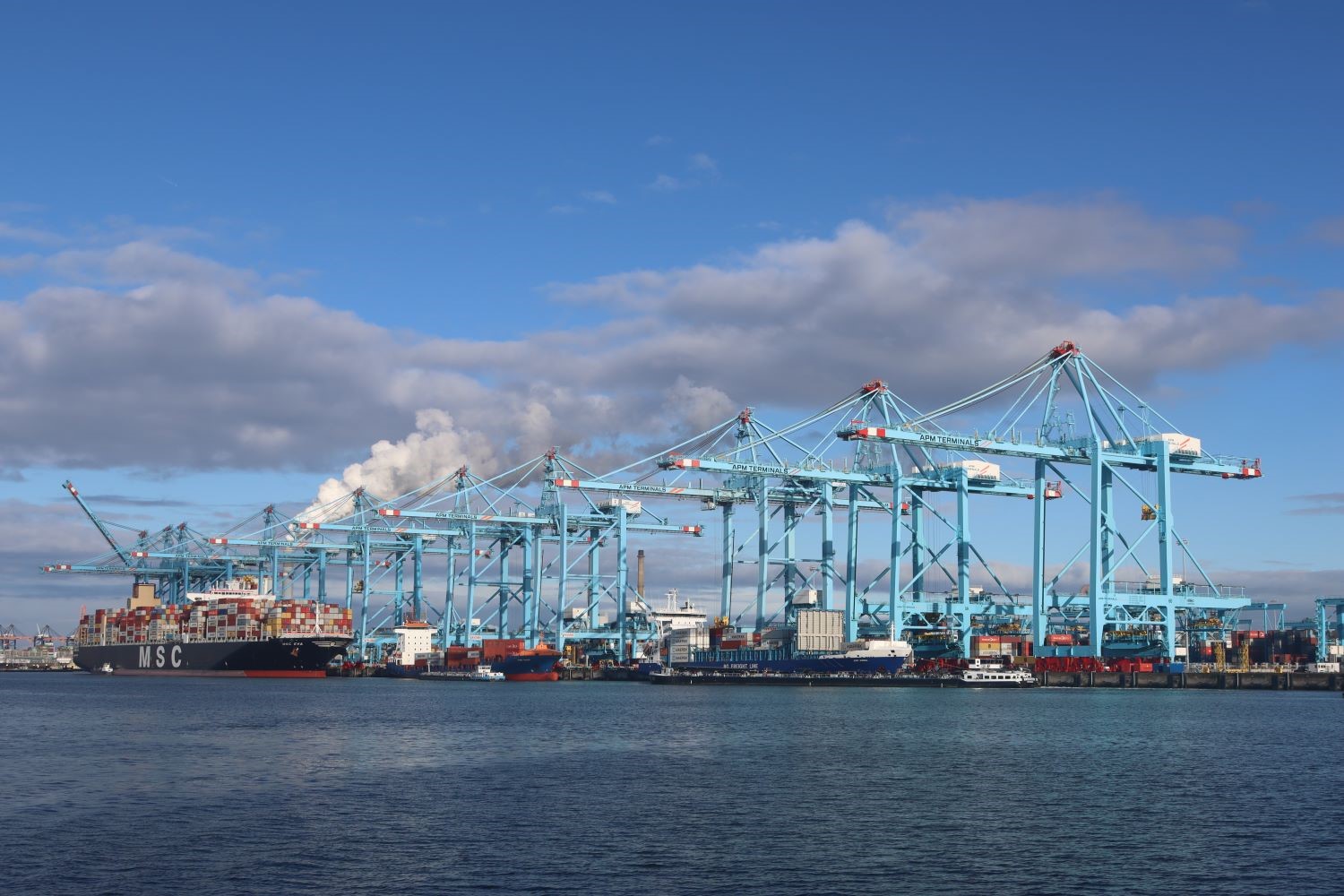 Ports Help in Reducing Shipping Emissions