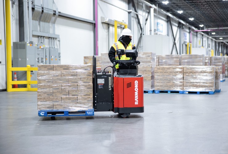 IFOY Test Report: Raymond 8910 End Rider Pallet Truck