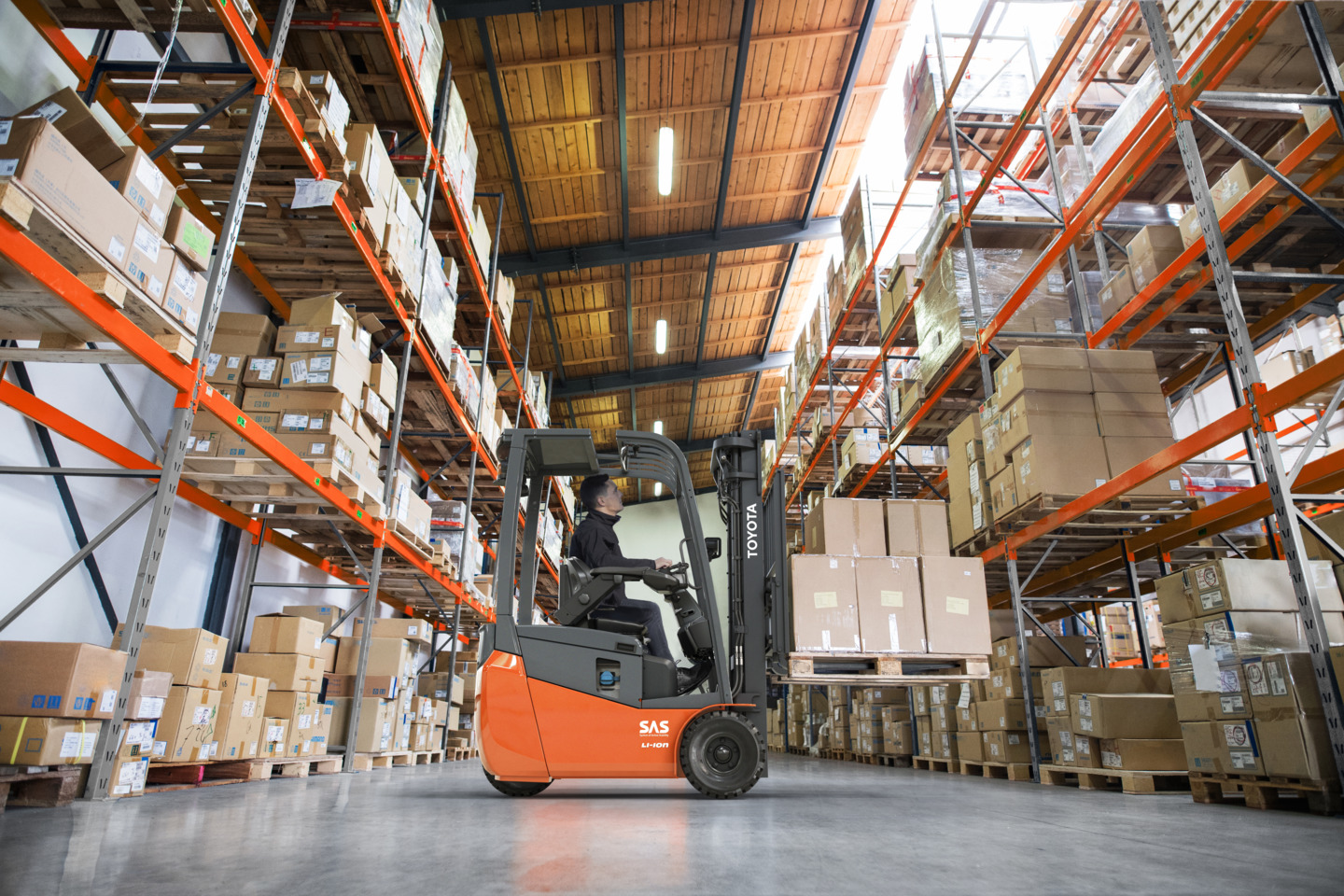 Toyota launches its new compact electric forklift