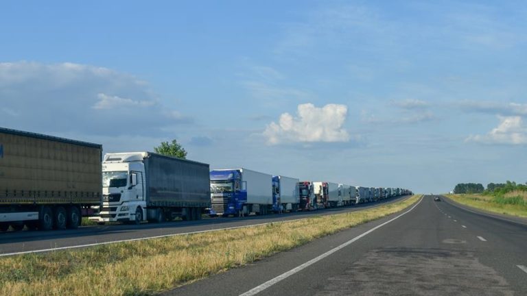 IRU calls on EC to ease Ukraine border jams