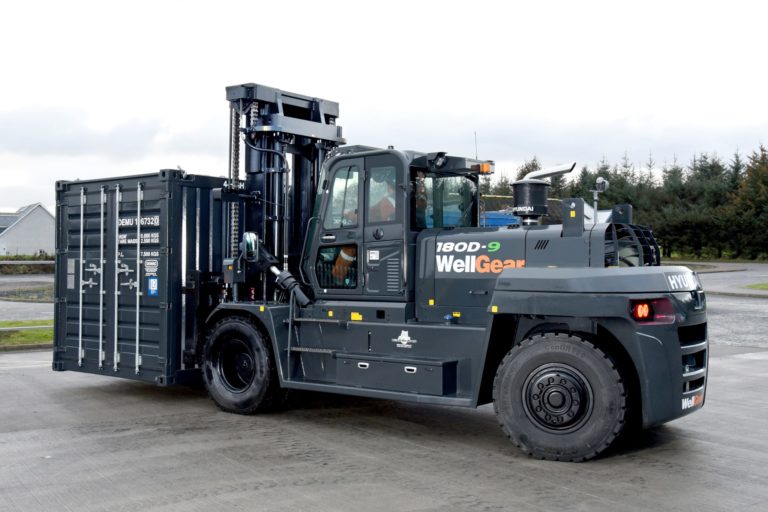 Hyundai Material Handling ‘Paint it Black’ for Oil & Gas Specialist