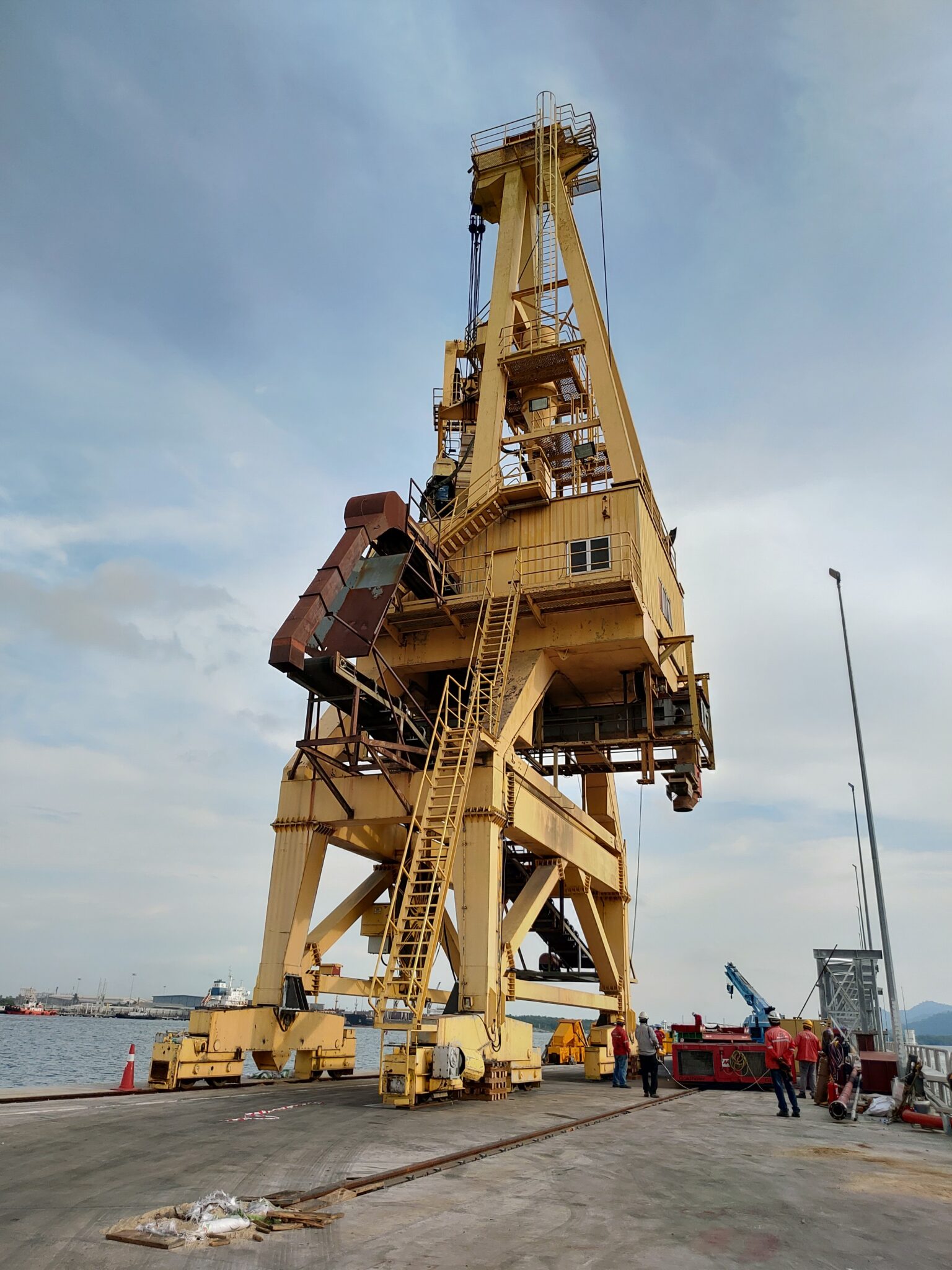 Mechanical Unloaders in Malaysia Industrial Port