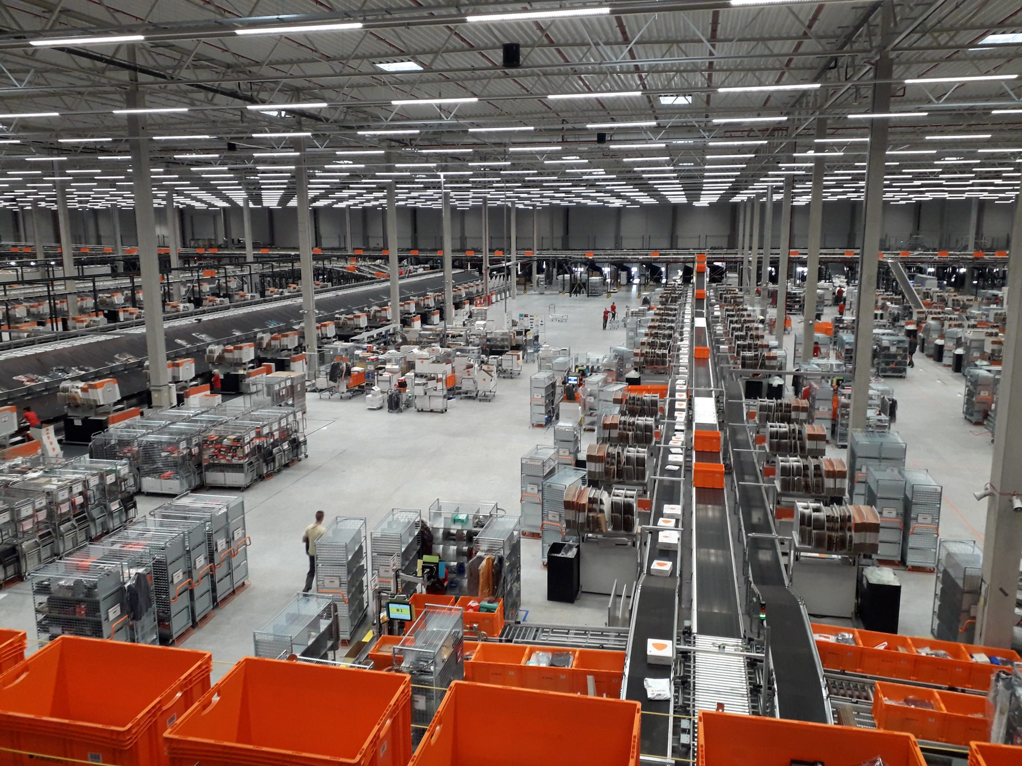 TGW Hands Over Lodz Fulfilment Centre for Online Fashion Retailer
