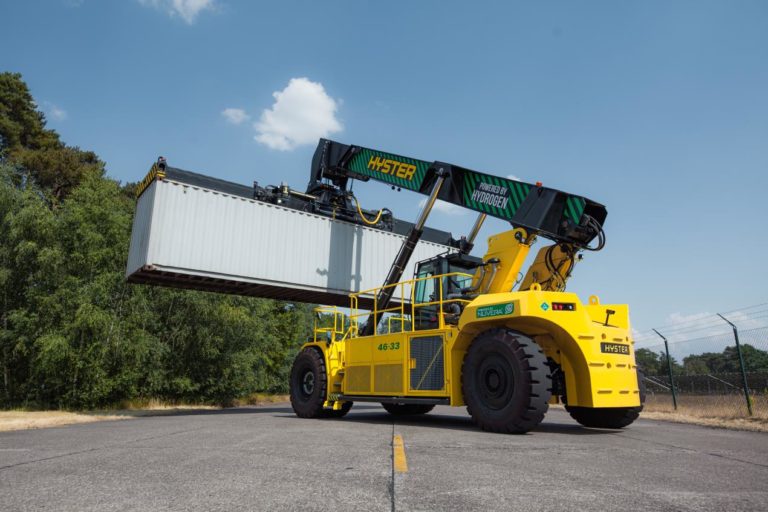 Valencia Deploys Hyster Fuel Cell ReachStacker