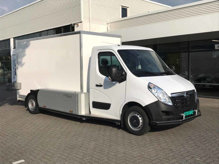 ‘Smart’ Delivery and Distribution Truck Goes Electric