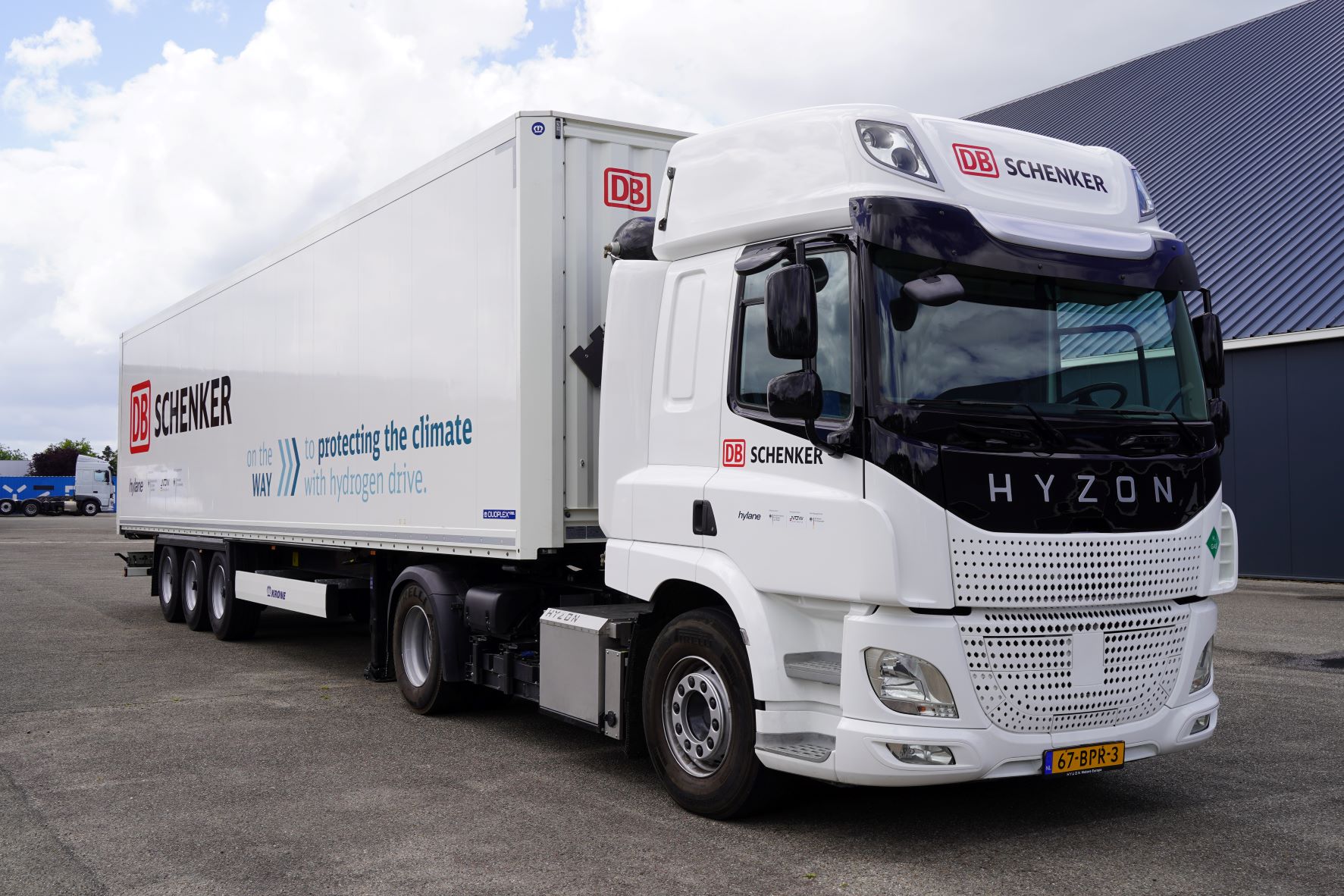 DB Schenker orders first fuel-cell powered trucks