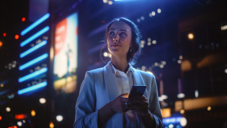 WhatsApp, Chatbots Improve Customer Experience in Logistics