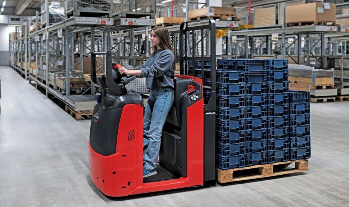 horizontal order picker