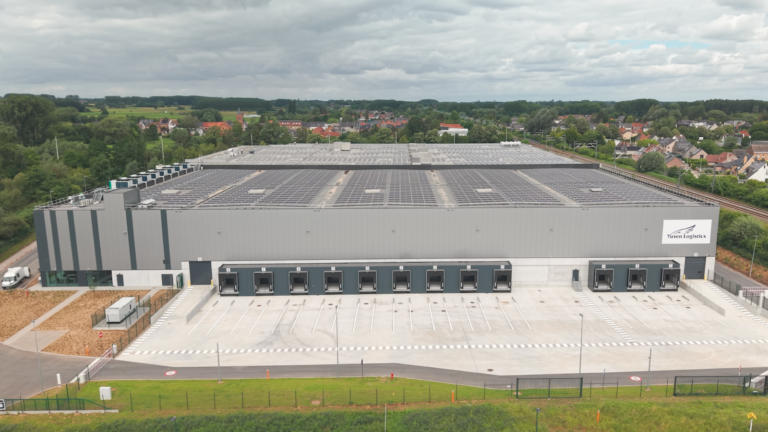 Temperature-controlled pallet storage