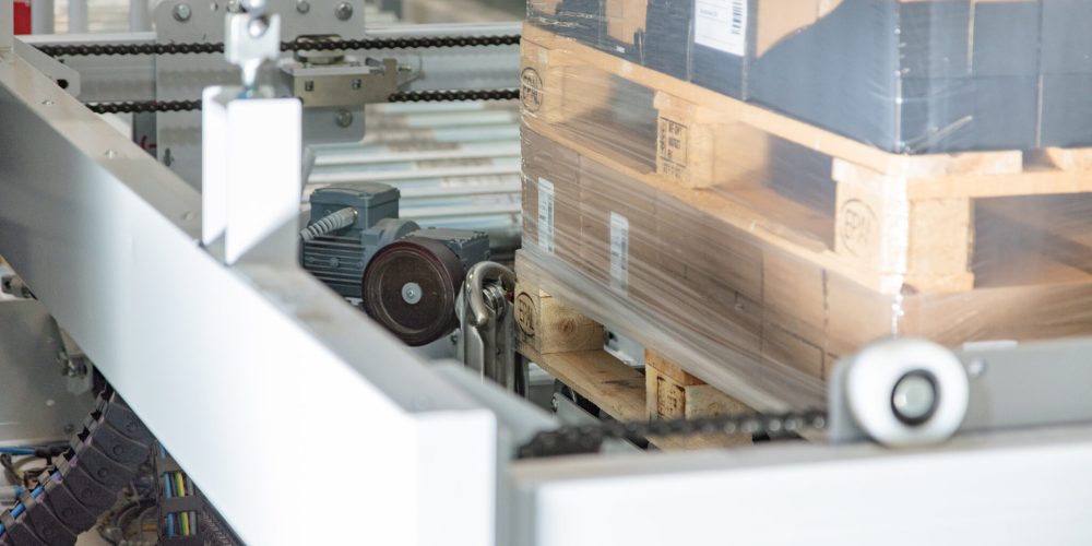 BEUMER-stretch-hood®_rack-pallet-stretch_-scaled