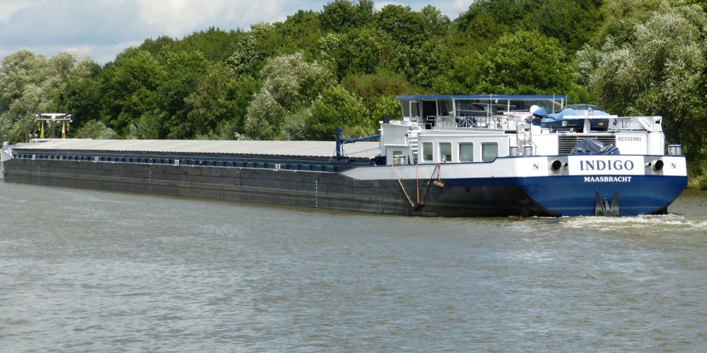 Barge-Moselle-scaled