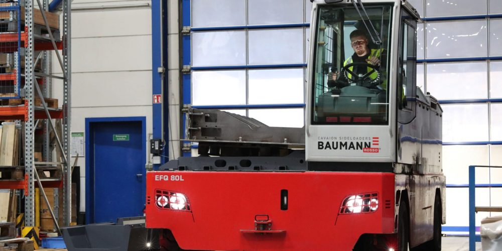 Baumann-electric-sideloader-at-Vecoplan-AG-3-scaled