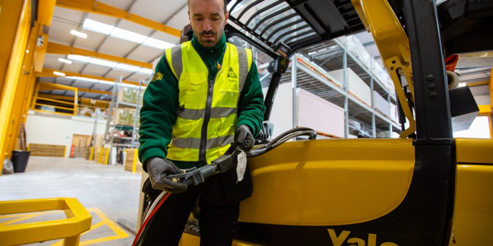 Electric-Forklift-Trucks-130623-2