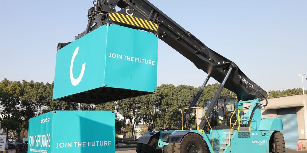 electric reach stacker