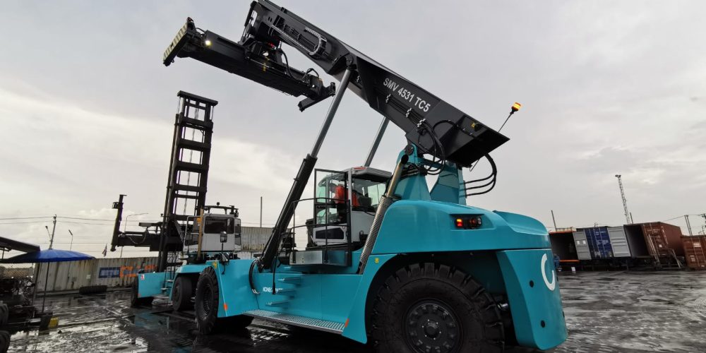 Konecranes-Lift-Trucks_Flow-Drive-Reachstacker_Thailand_